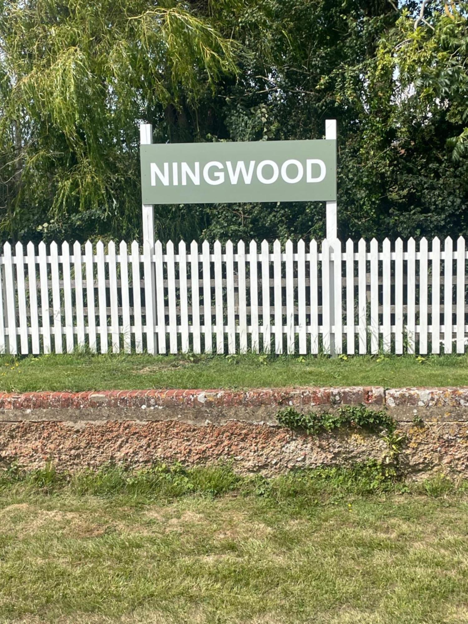 Old Ningwood Station Bed & Breakfast, Ningwood, Isle Of Wight Po41 0Tg Brook  Exterior foto